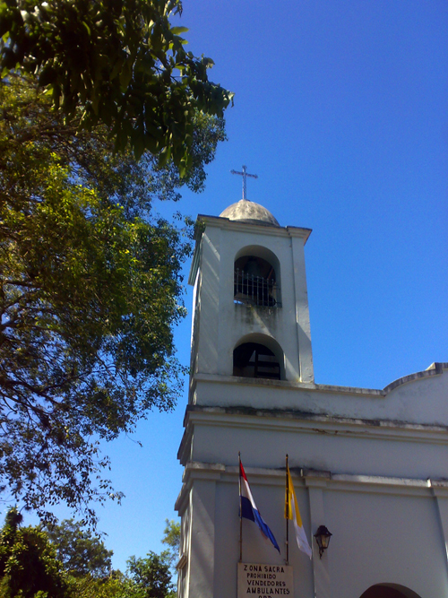 POZO (YKUA) DE LA VIRGEN DE CAACUPÉ (FOTOGRAFÍAS DEL PORTALGUARANI.COM)